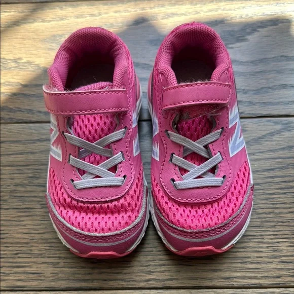 New Balance Pink and White Sneakers with Breathable Mesh 6W free shipping sale - Picture 3 of 8